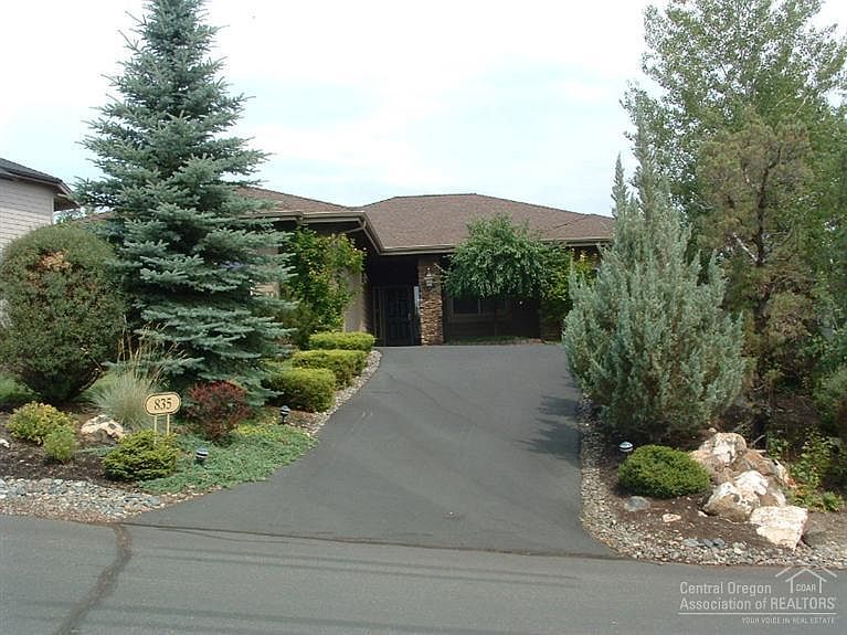 1st image of 835 Victoria Falls Dr