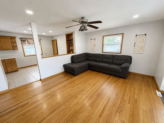4th image of 5005 Carol Ct