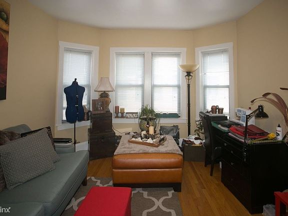 4th image of 2836 N Francisco Ave APT 3B