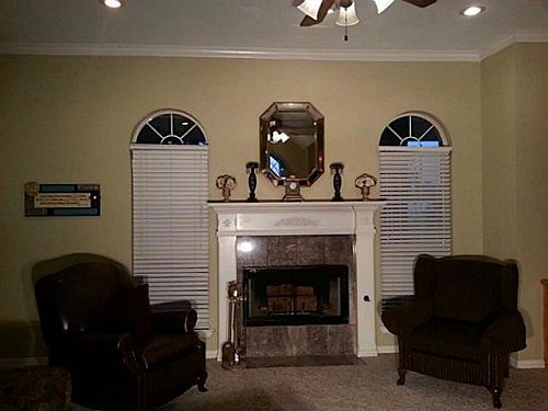 3rd image of 578 Glenn Ln