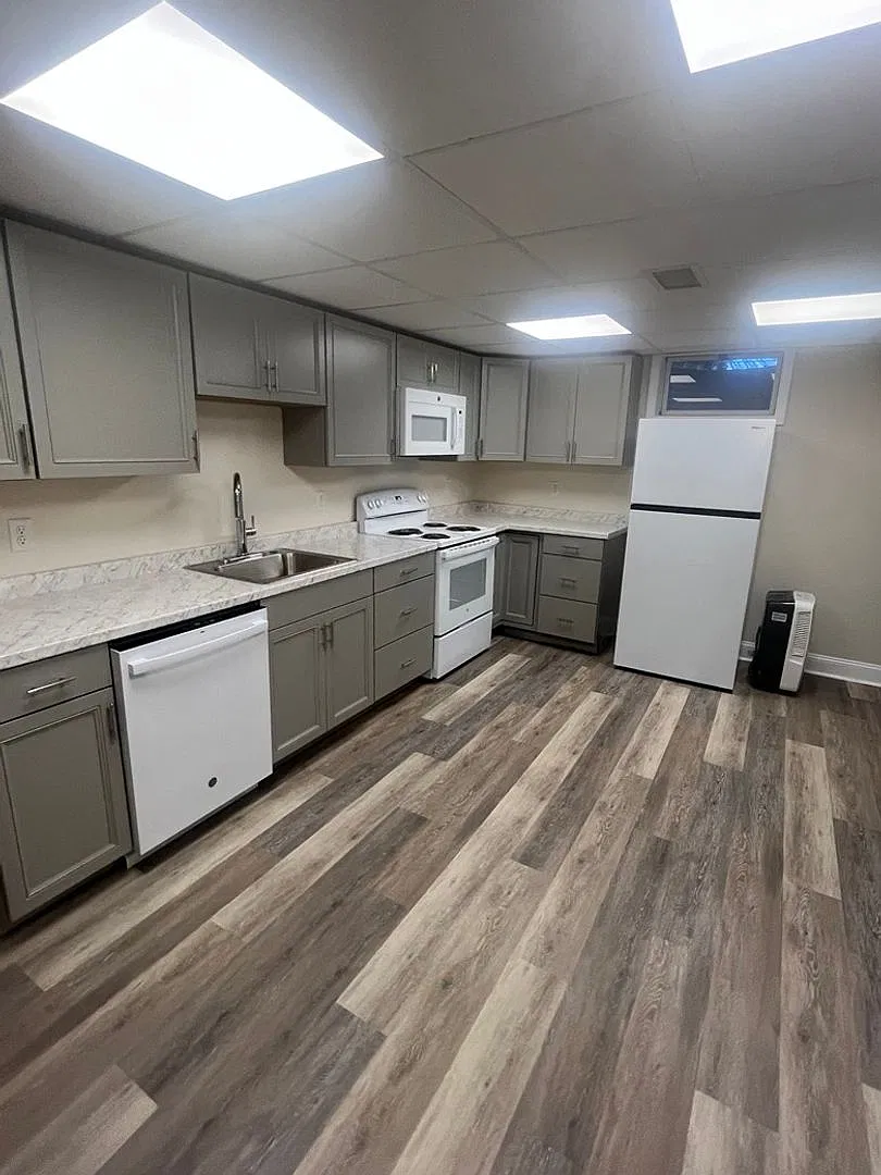 3715 Old Forest Rd — Photo 4