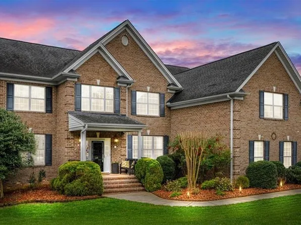 14 Owls Roost Ct, Greensboro, NC 27410