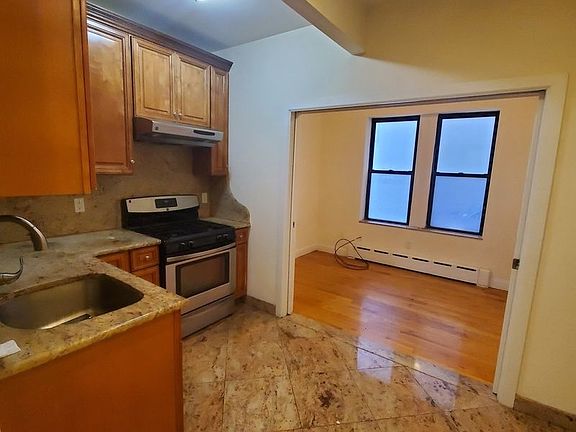 4th image of 25-95 37th St #A2