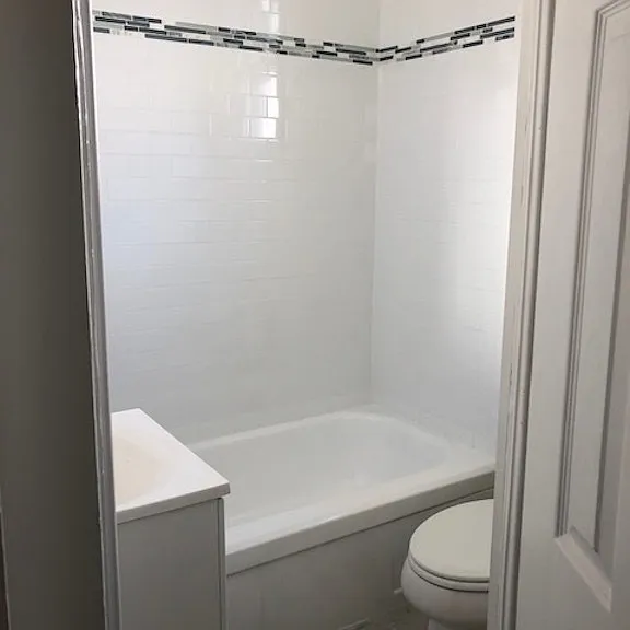 129 N Highland Ave — Photo 12