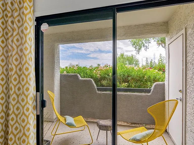 Cabrillo Apartments — Photo 12
