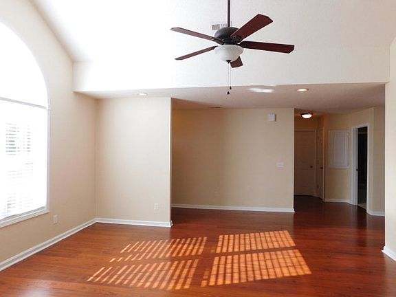 5th image of 2505 Maidenhair Ln