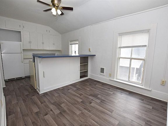 4th image of 309 Waugoo Ave #2