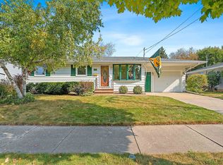 1170 Roscoe St, Green Bay, WI 54304