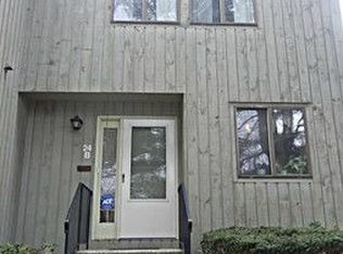 24 Happy Hollow Cir UNIT B, Stratford, CT 06614