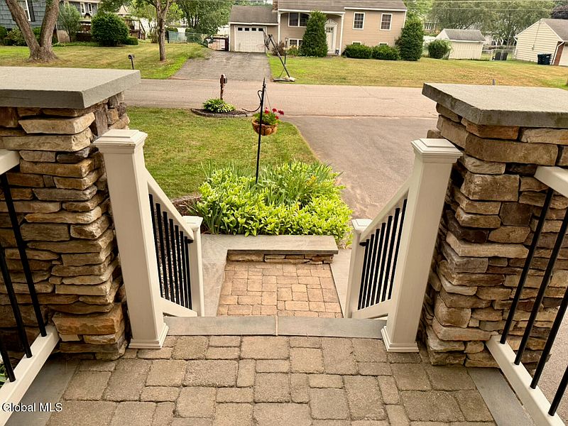 4th image of 7 Glenwood Drive