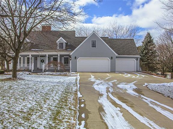 2nd image of 1560 High Hollow Dr