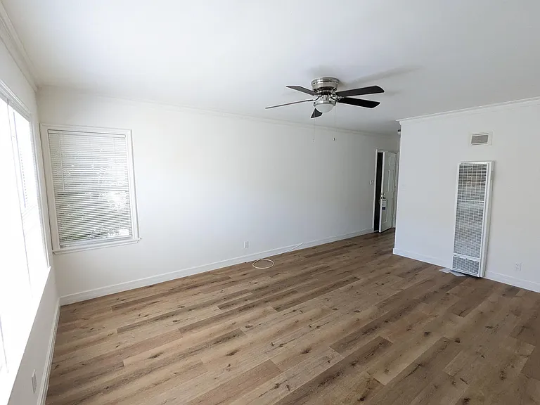 1320 N Martel Ave #7 — Photo 7