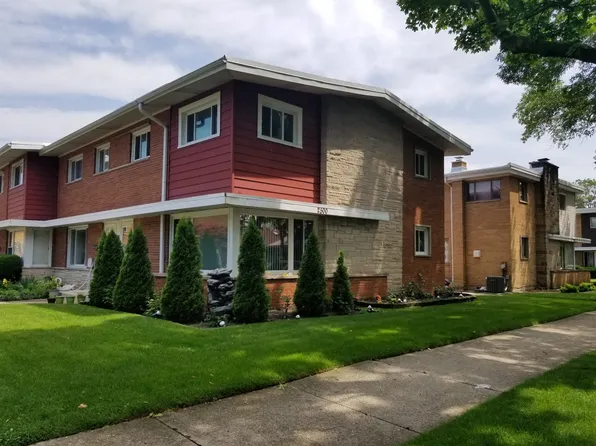 2500 W Birchwood Ave APT A, Chicago, IL 60645