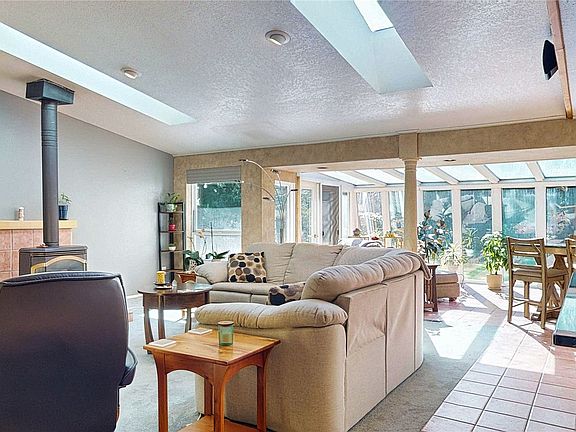 4th image of 12014 60th Street NE