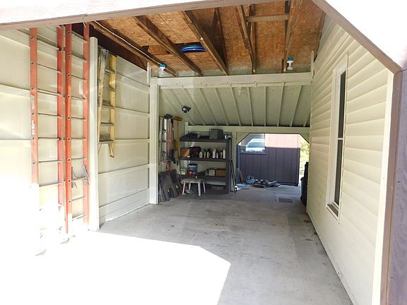 2nd image of 326 W North St