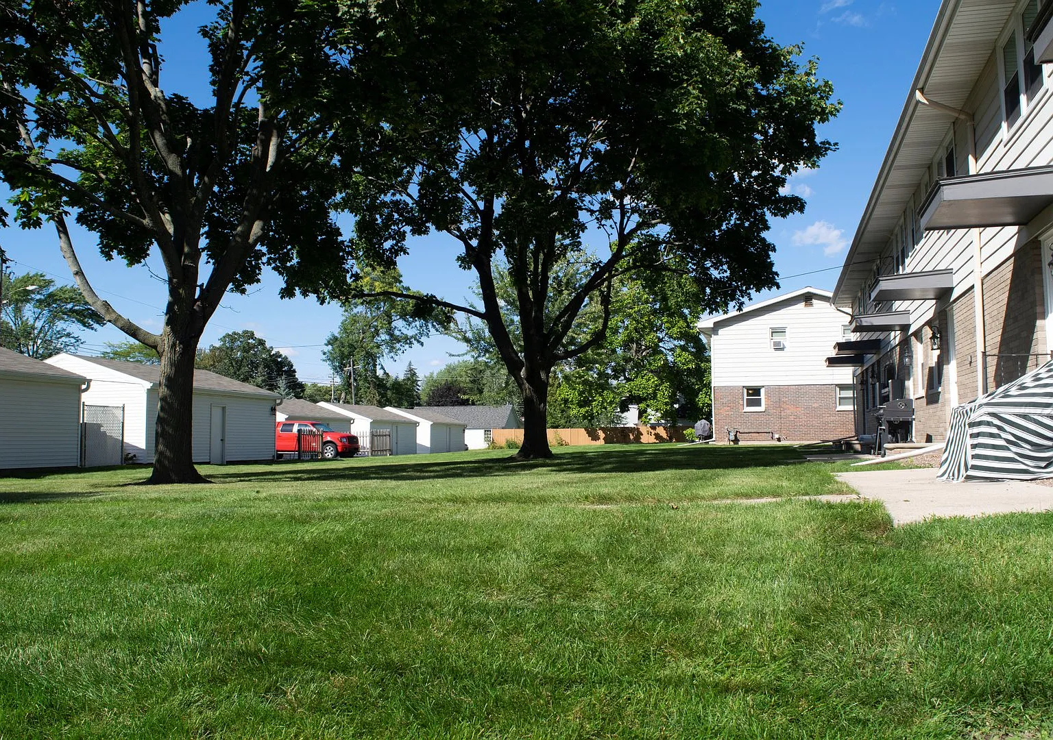 Erie Street — Photo 2