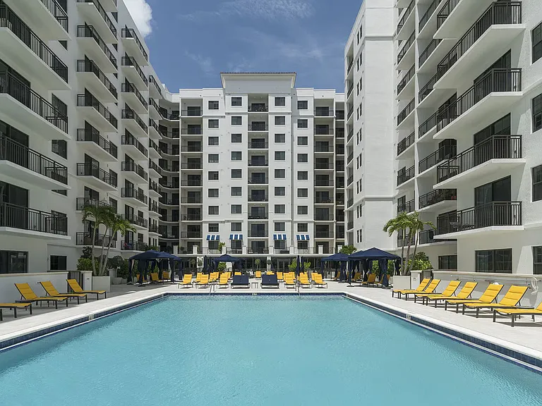 SE Mizner Blvd — Photo 11