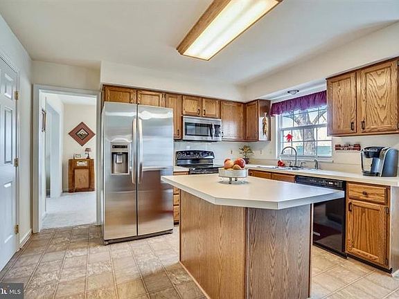 4th image of 2812 Pulpit Hill Ct