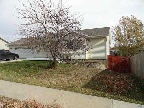 2nd image of 1064 Ziebach St