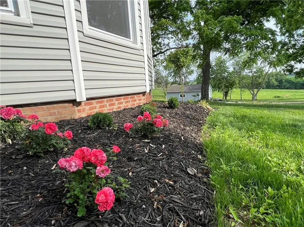 5201 Cook Rd, Saint Joseph, MO 64505