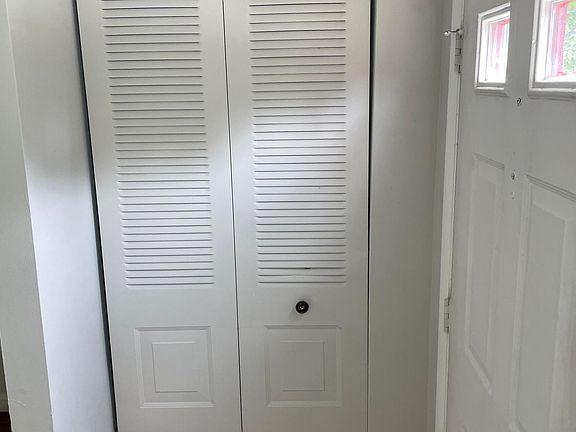 3rd image of 6485 Meadow Rue Dr