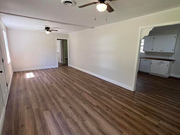 11th image of 208 Wiggins Rd