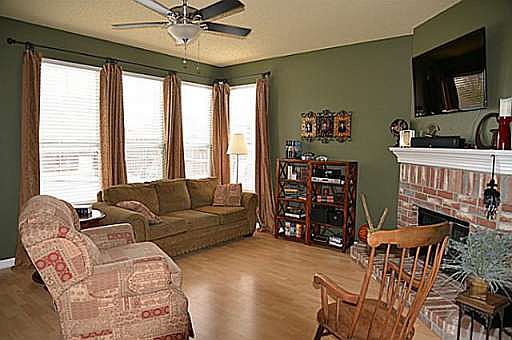 2nd image of 1113 Kelly Ln