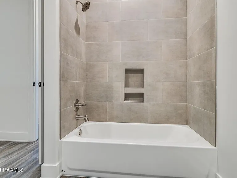 711 E Main St #900 — Photo 11