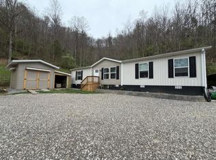 170 Deer Creek Trl, Martin, KY 41649
