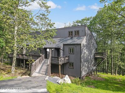 97 Cross Country Ln, Tannersville, PA, 18372