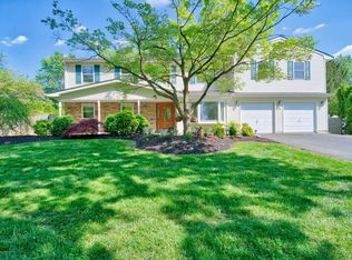 19 Friar Ln, Freehold, NJ 07728