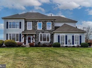 8 Hickory Dr, Glen Mills, PA 19342