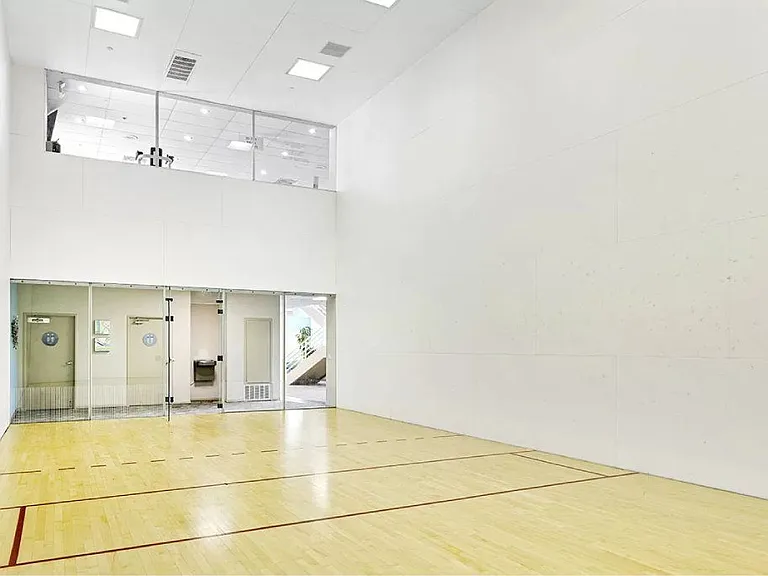 La Regencia Apartments — Photo 25