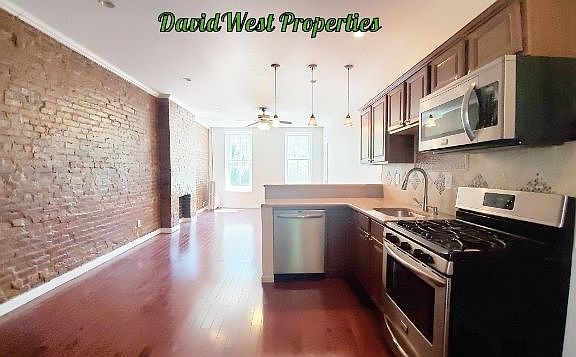 3rd image of 606 Vanderbilt Ave APT 2