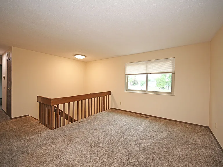 8101 Glohaven Ct — Photo 4