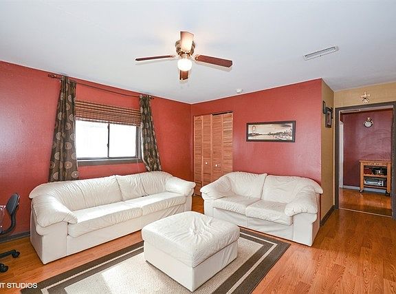 5th image of 515 N Elmwood Dr