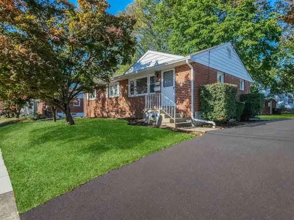 702 Pennbrook Ave, Lansdale, PA 19446