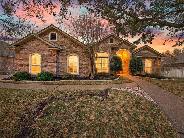 1005 Camden Ct, Woodway, TX 76712