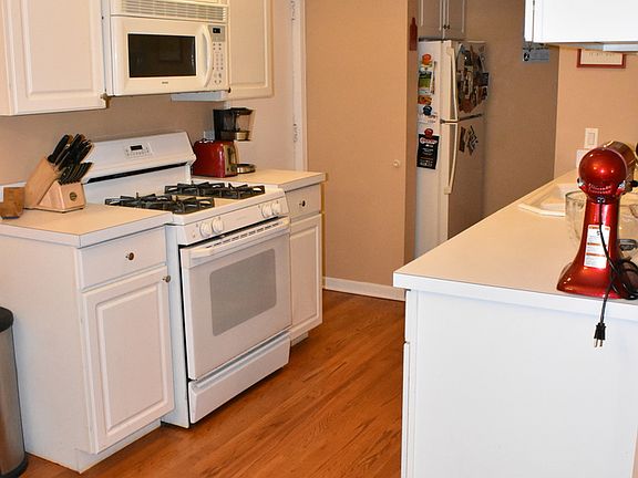 3rd image of 7733 W Douglas Ct