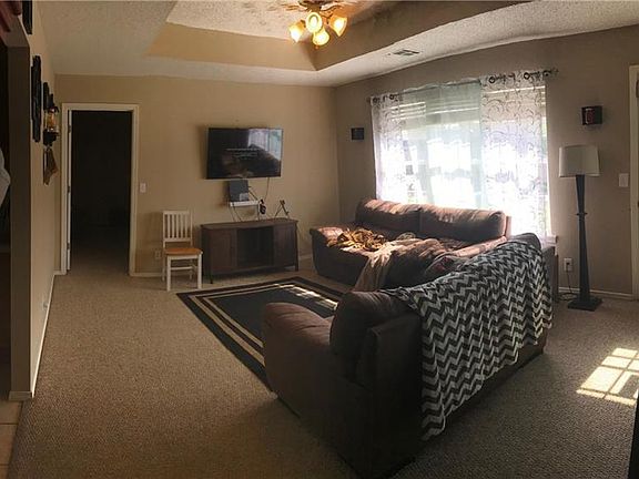 5th image of 212 Westfield St
