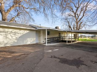 19233 W Niles Ln, Redding, CA 96002