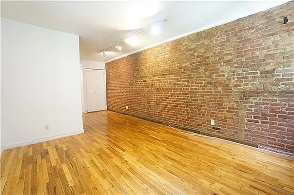 Rented by Weichert Manhattan Midtown | media 22