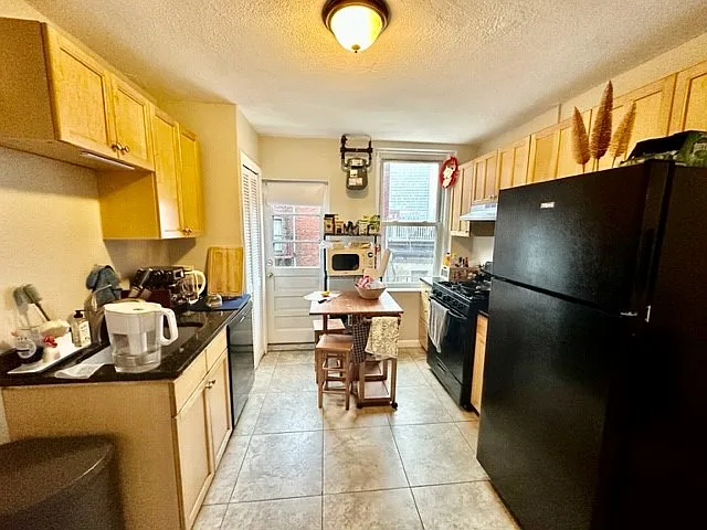 220 Hanover St #21 — Photo 1