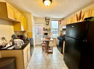 220 Hanover St APT 21, Boston, MA 02113