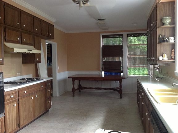 Large Kitchen with Dining Area : Large Utility Room with Bath and Pantry off of Kitchen