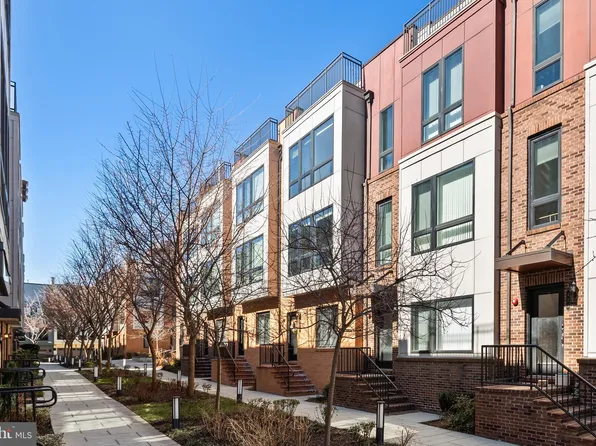 427 Nottoway Walk, Alexandria, VA 22304