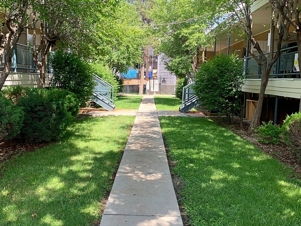 5816 - 5826 Courtyard