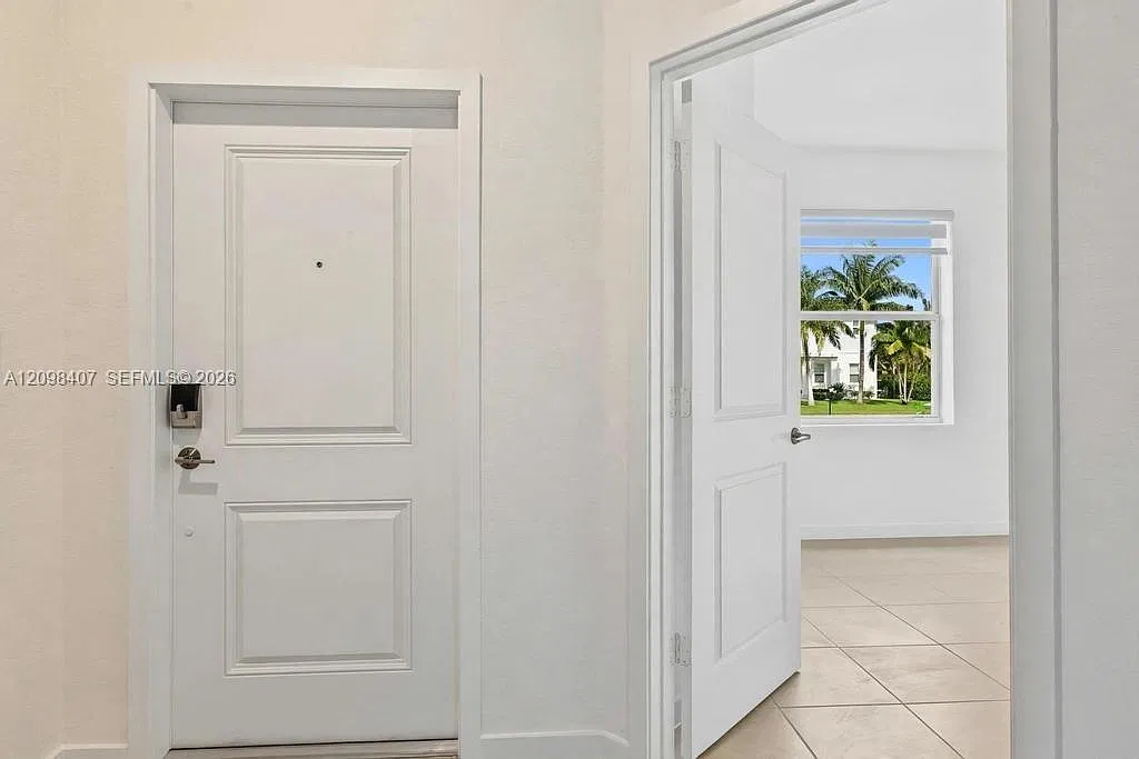 3 bed, 2.0 bath, $3,100 — Photo 3