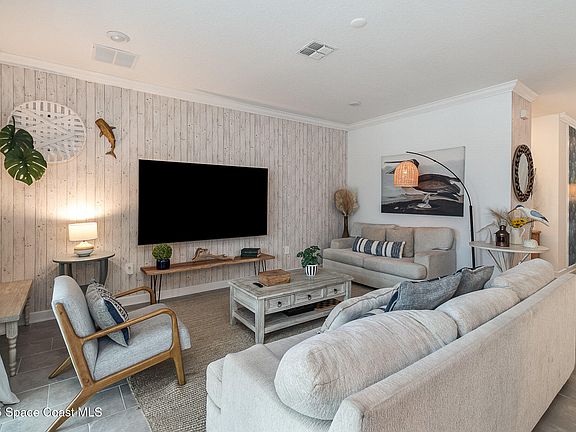 5th image of 415 Strand Dr