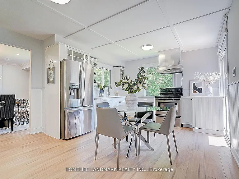 20573 Yonge St — Photo 14